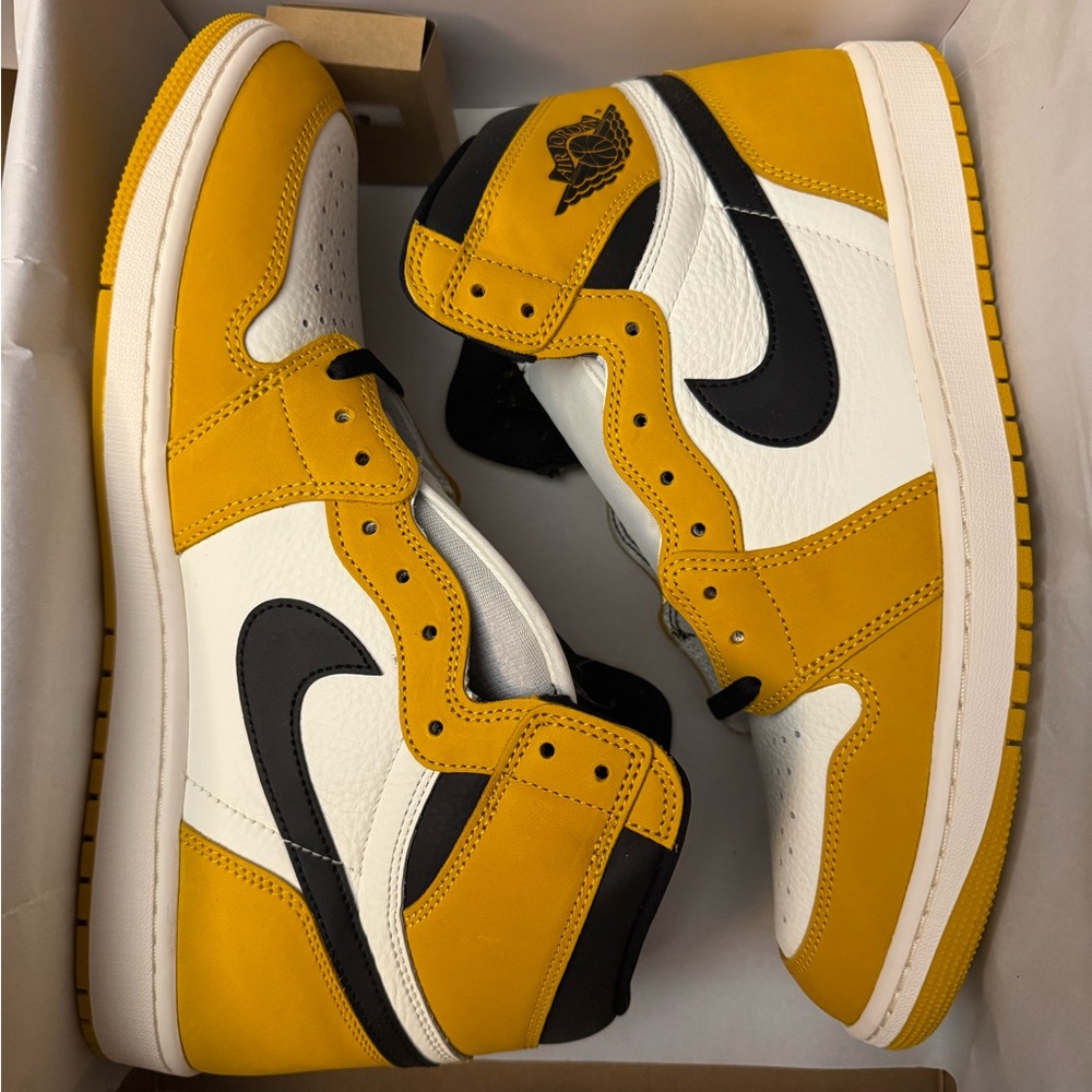 Men’s Air Jordan 1 Retro High OG Yellow Ochre - Picture 2 of 4